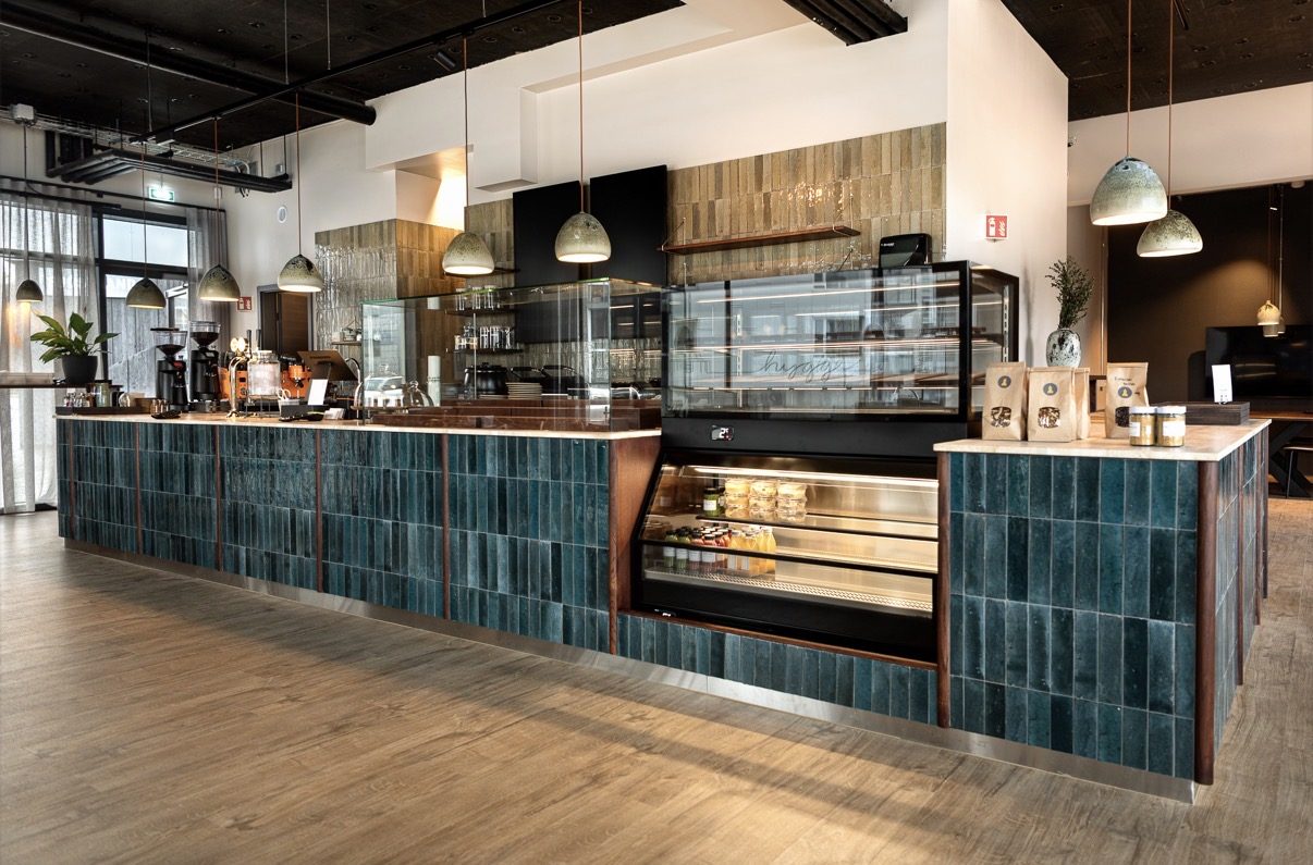 Café — after, finished interior with dark bar